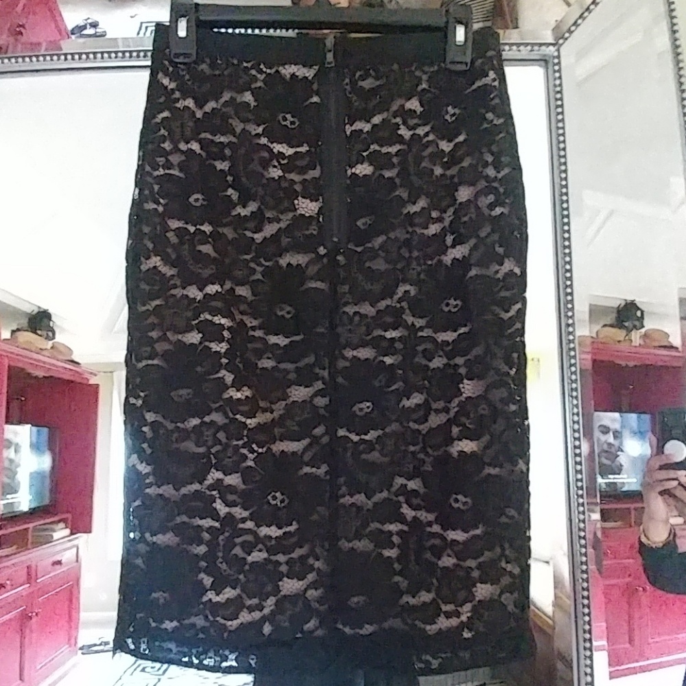 BCBG lace skirt XS - Picture 3 of 4